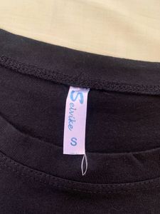 Black Cropped Tee