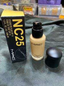 MAC Studio Fix Fluid SPF 15