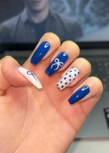 Press ons with surprise gift 🎁