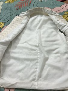 Sleeveless jacket / Nehru-style waistcoat