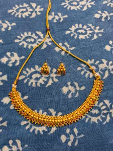 Vintage Gold-Tone Necklace & Earring Set