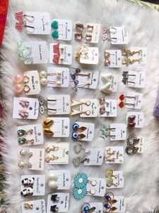 PACK OF 37 Earrings