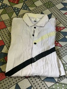 White Shirt With Stylish Lines