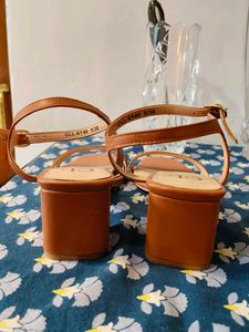 Combo Carlton London Sandals And Hnm