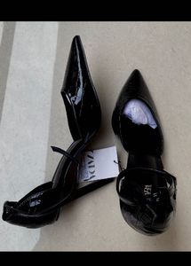 🖤 Zara Heeled Shoes with AnkleStrap