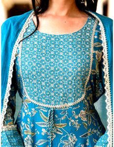 New Unused Floral Print Kurta Set