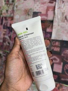 COSIQ AHA 10% Face Cleanser