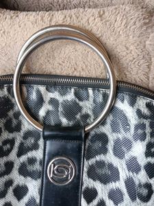 Bebe Leopard Print Handbag👜