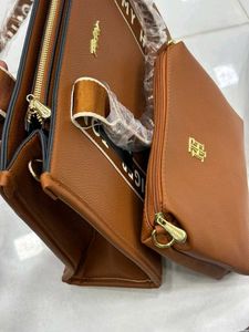 TOMMY HILFIGER IMPORTED PREMIUM HANDBAG AT SALE