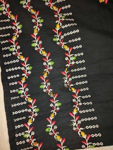 Embroidered Kurta Set With Pant