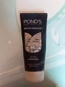 Pond&#39;s Detox Facewash