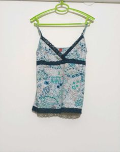 Very pretty Printed Cami Top So , Y2k GRAB IT NOW!