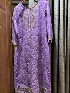 Beautiful Kurta Set With Silver Lace Design