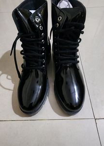 Party High El Paso Shiny Boots