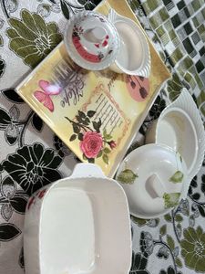 Dinnerware Set