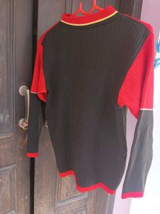 Sweatshirt