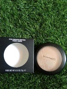 MAC Extra Dimension Skinfinish