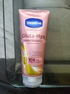 Vaseline Gluta-Hya Lotion