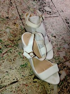 Branded Heels 👠