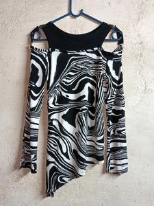 Ladies Trendy Partywear Top Multicolour