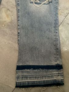 Zara Ripped Jeans 👖