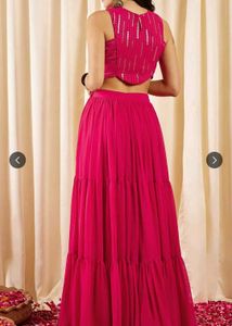 Inddus Embellished sleeveless crop top with skirts