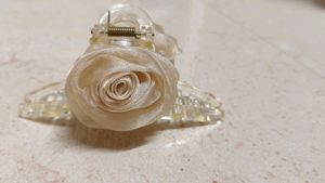Rose Catch Clips