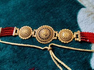 Elegant and Gold-Tone Necklace &amp; Earring Set