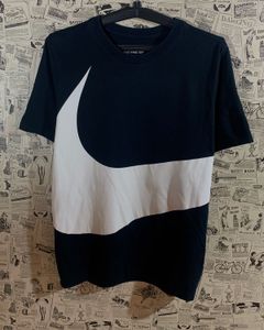 Nike Swoosh Tee