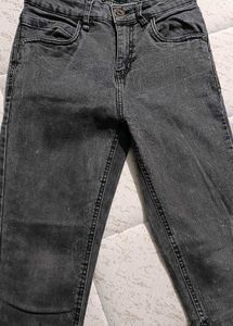 Straight Fit Skinny Jeans For Women