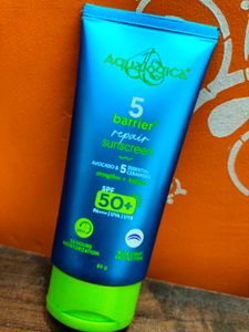 ₹300 Aqualogica Sunscreen &amp; DermaCo Face Cleanser