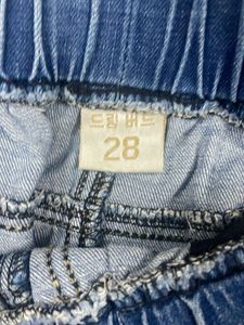 Stylish Denim Capri Pants