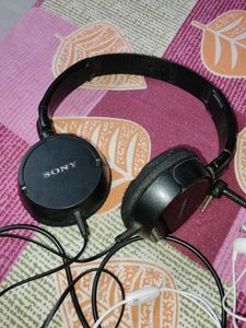 HEADPHONES AND 2 EARBUDS