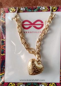 Anti-Tarnish Golden Heart Hand Bracelet