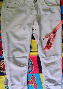 Ye Jeans Or Jaggings mere Size Ke Nahi Hai