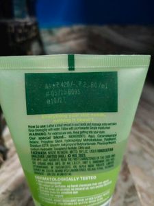 Simple Refreshing Facial Wash