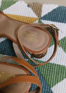 Maroon - Golden Toned Heel