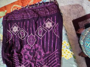 A Beautiful Thread Embroidery Pakistani Suit