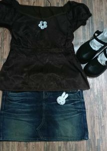 Dark wash denim mini skirt