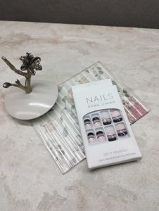 Brand New Artificial Press On Nails
