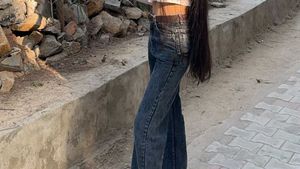 Women High Wasted Jeans With A Perfect Length