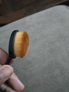 Oval Makeup Brush