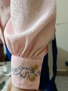 women&#39;s pink shirt