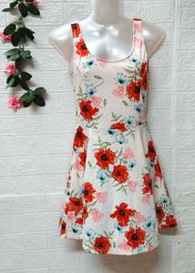Size Extra Small 🎁Buy 2 Get 1 Free Floral Dress