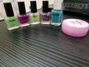 Combo Of 5 Nail Polish with wipes