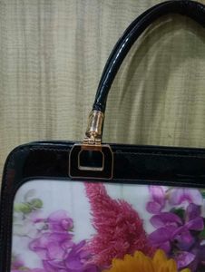 Hand Bag With 3 D Flowers