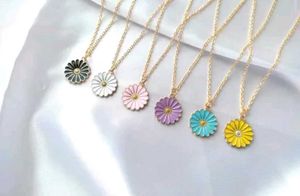 Daisy Flower Pendant Necklace