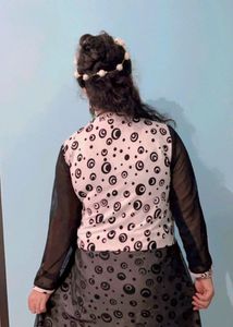 Anarkali, Es K Sath Ek Whit Dopatta N Pant