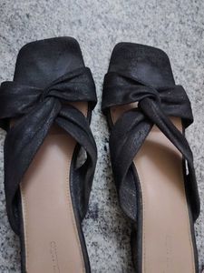 Black Knot Detail Slides - Size 40