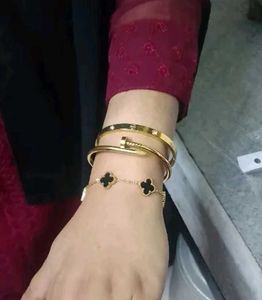 Designer Gold Bracelets